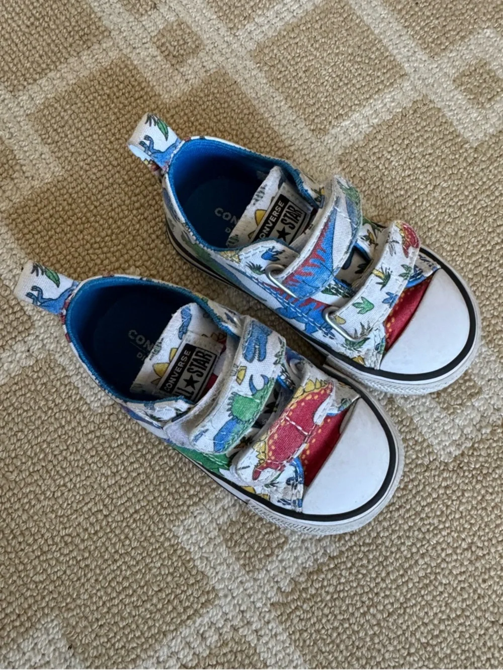 Converse Dino Print Velcro Sneakers Canvas Low Top Multicolor Size 6 Infant
